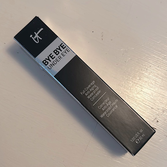 It Cosmetics Bye Bye Under Eye Waterproof Concealer 30ml Light Natural - Picture 2 of 4